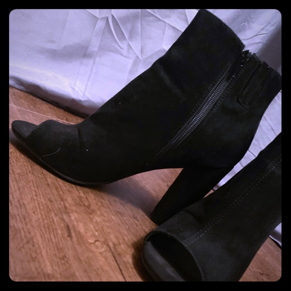 Guess open toe booties
